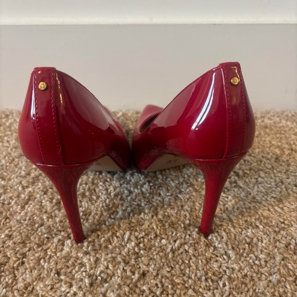 Michael Kors Red Patent Leather Pointed Toe Stiletto pumps - Picture 5 of 10